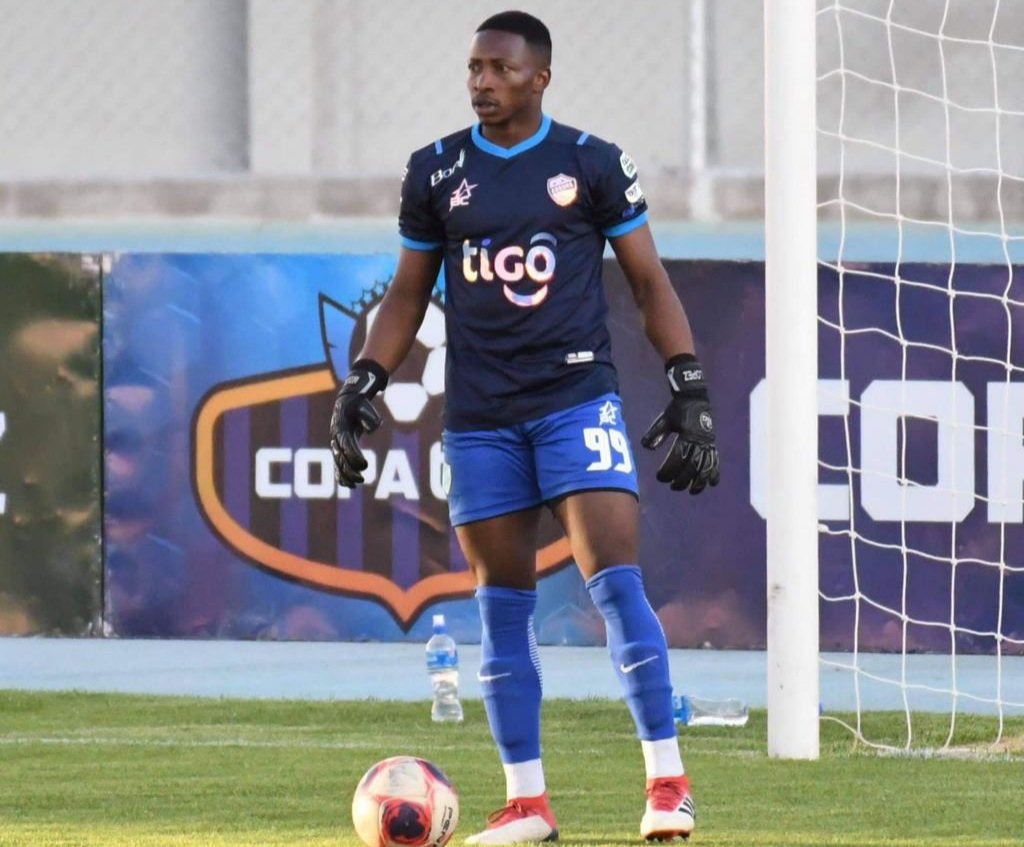Ghanaian goalkeeper David Akologo makes Bolivian Premier League Team of the Week