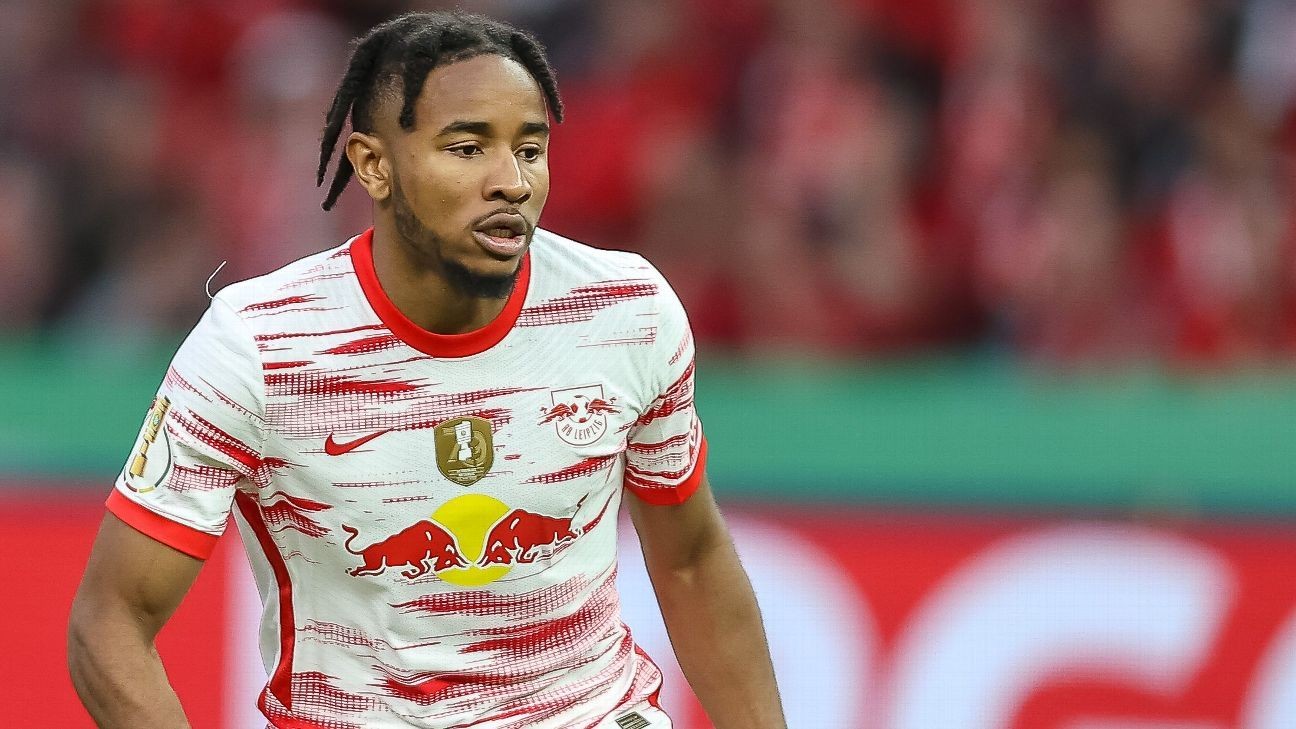 Nkunku signs new Leipzig contract